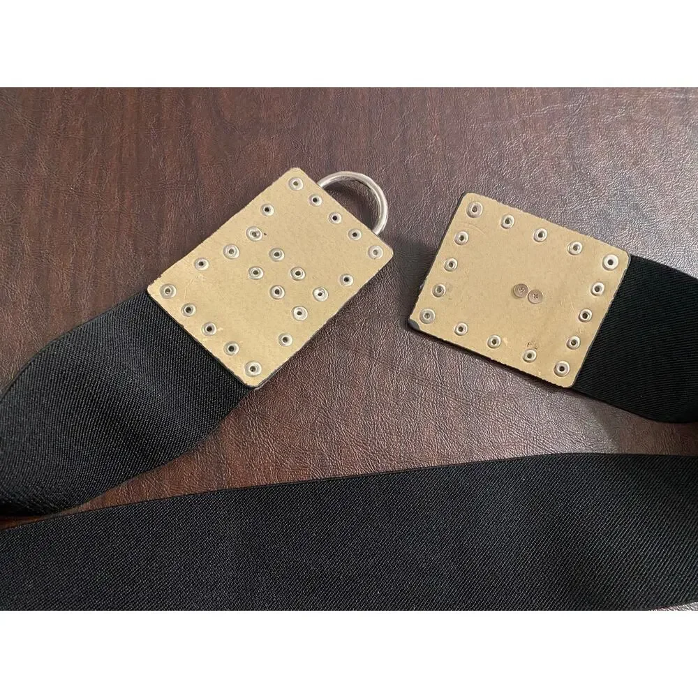 Unbranded statement black